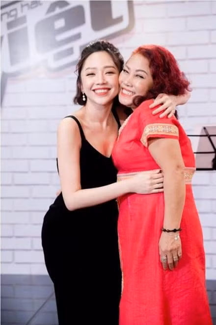 Hot: Trực tiếp tập 9 The Voice- Giọng hát Việt 2017- cái kết đẹp với sự trở lại của Đào Tín nhờ quyền cứu của HLV Tóc Tiên ảnh 4