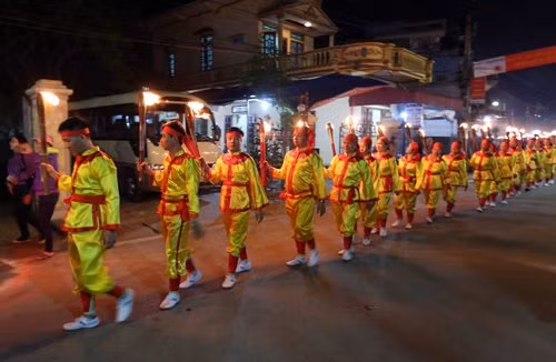 Độc đáo nghi lễ rước đuốc trong lễ hội Phủ Dầy ảnh 12