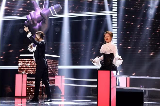 The Voice tập 8: Giọng ca 'phi giới tính' Trần Tùng Anh hát Opera khiến sân khấu bùng nổ ảnh 2