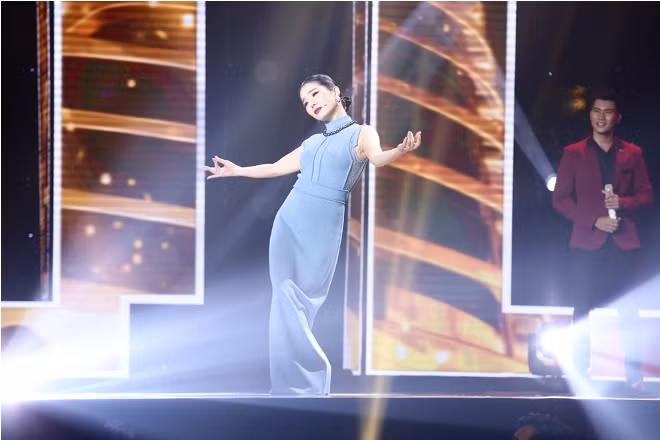 Thần tượng Bolero: Lần đầu tiên Mr Đàm, Lệ Quyên trổ tài catwalk ảnh 4