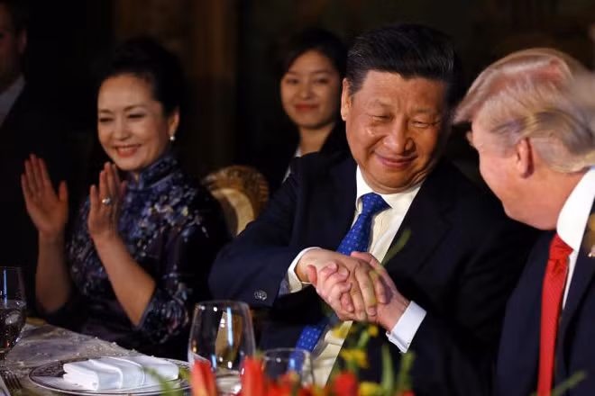 Ông Trump ông Tập trò chuyện thân tình trước giờ ăn tối ảnh 3