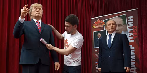 Bulgaria dựng tượng sáp Trump, Putin cầu hòa bình thế giới ảnh 1