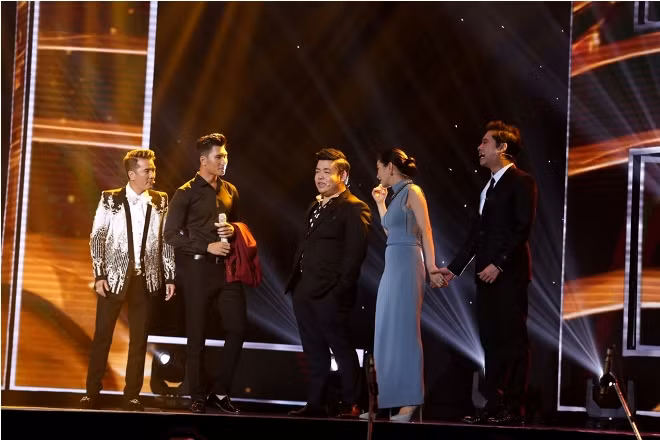 Thần tượng Bolero: Lần đầu tiên Mr Đàm, Lệ Quyên trổ tài catwalk ảnh 1