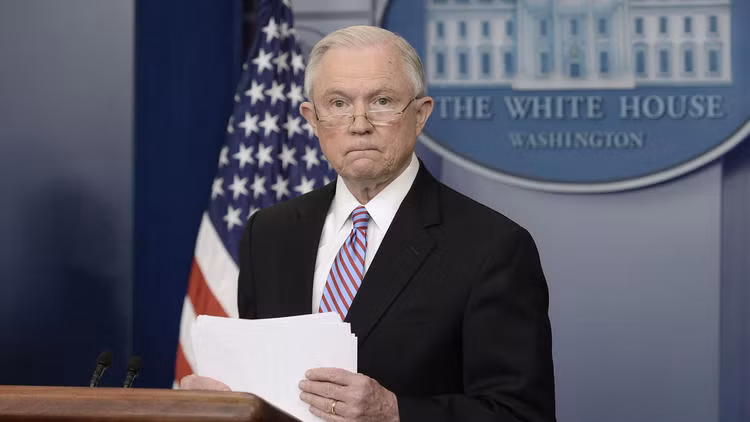 Bốn điểm trừ đối với Tổng thống Mỹ Donald Trump sau 70 ngày cầm quyền ảnh 4