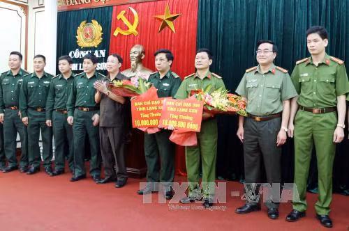 Lạng Sơn: Thưởng nóng vụ bắt đối tượng vận chuyển 11 kg ma túy ảnh 1