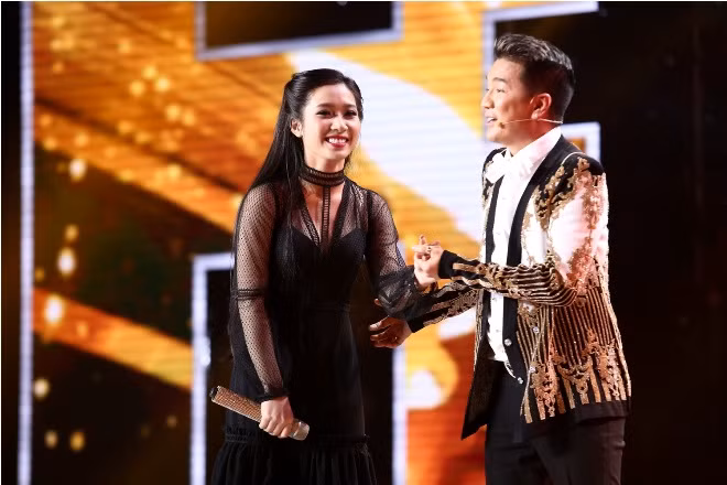 Thần tượng Bolero: Giọng hát còn nhiều khiếm khuyết, sao Hellen Thuỷ chinh phục được 4 HLV? ảnh 7