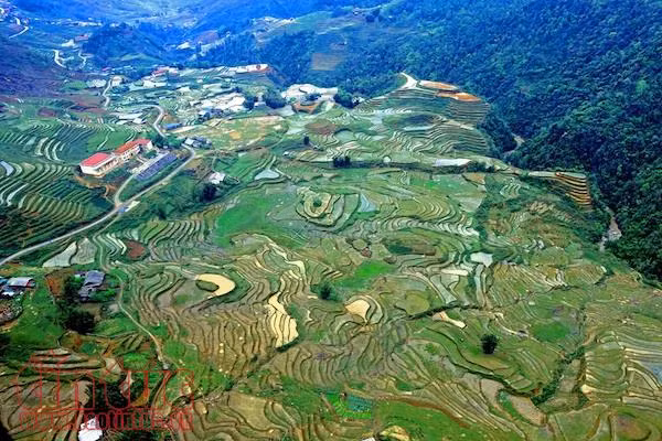 Cảm nhận ‘Nóc nhà Đông Dương’ bằng cáp treo 3 dây dài nhất thế giới ảnh 7