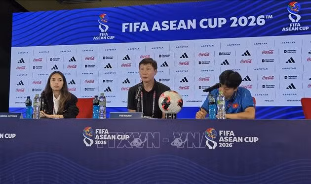 FIFA ASEAN Cup 2026: HLV Kim Sang Sik xin lỗi người hâm mộ