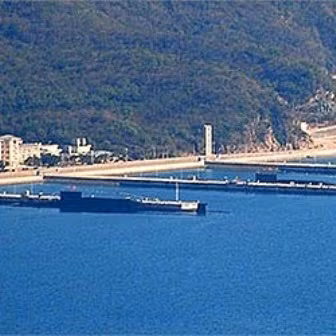 Lộ diện căn cứ tàu ngầm hạt nhân mới, lớn nhất của Trung Quốc ảnh 1