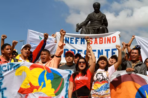 Tổng thống Venezuela tố Colombia can thiệp nội bộ ảnh 1
