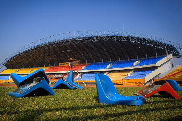 Cổ động viên Indonesia phá hoại sân vận động phục vụ ASIAD 2018 ảnh 2
