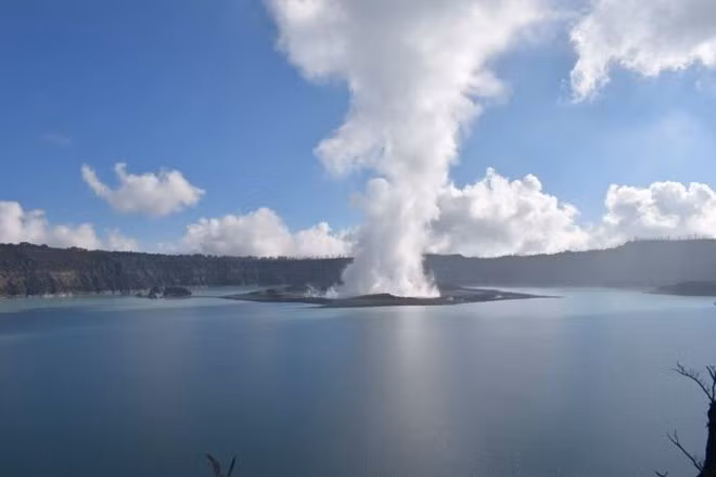 Toàn bộ cư dân trên một đảo ở Vanuatu phải sơ tán do núi lửa ảnh 1