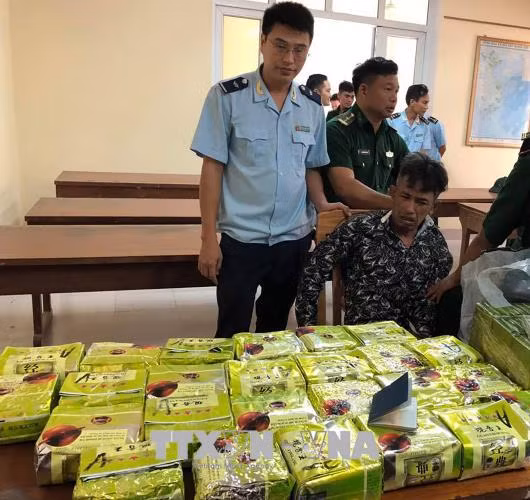 Biểu dương các lực lượng triệt phá đường dây ma túy lớn tại Hà Tĩnh ảnh 1