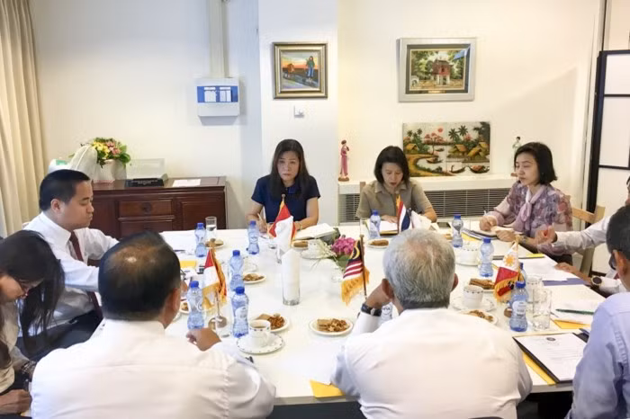 Đại sứ Việt Nam tại Hà Lan chủ trì phiên họp thường kỳ tháng 7 Ủy ban ASEAN ảnh 1