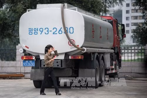 Giá xăng tại Triều Tiên giảm mạnh, nghi có nguồn cung từ nước ngoài ảnh 1