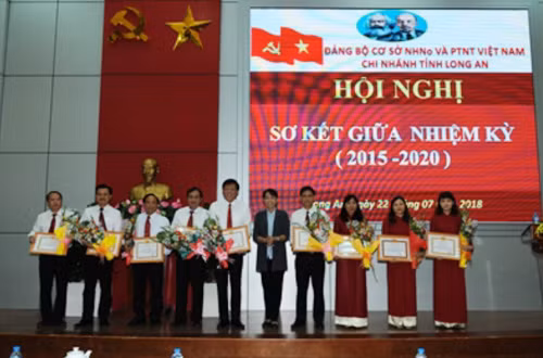 Đảng bộ Agribank Long An thực hiện tốt các nhiệm vụ được giao ảnh 1