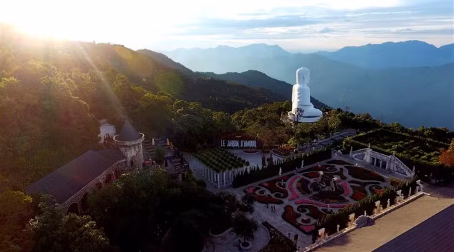 Du khách thăng hoa với 'món mới' tại Bà Nà Hills ảnh 8