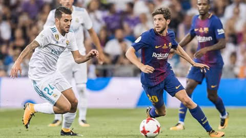 Mourinho nổi đoá với lãnh đạo M.U. Real, Barca dể thở ở vòng mở màn Liga ảnh 4
