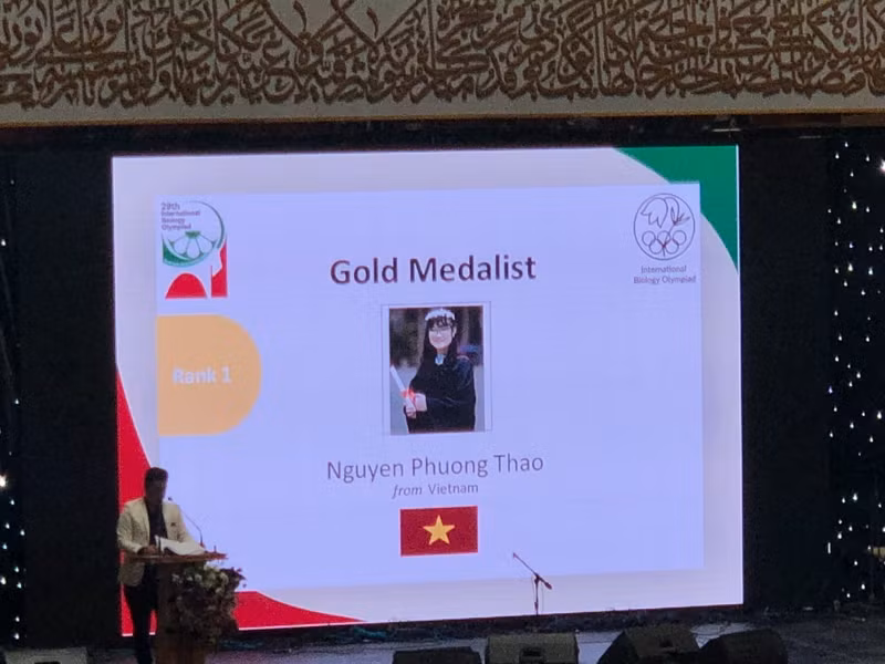 Chiều nay, đoàn dự thi Olympic Sinh học quốc tế - 2018 về tới Sân bay Nội Bài ảnh 2