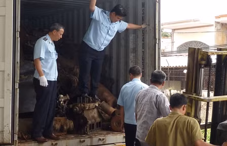 Khởi tố hình sự vụ buôn lậu lớn tại cảng Cát Lái ảnh 1