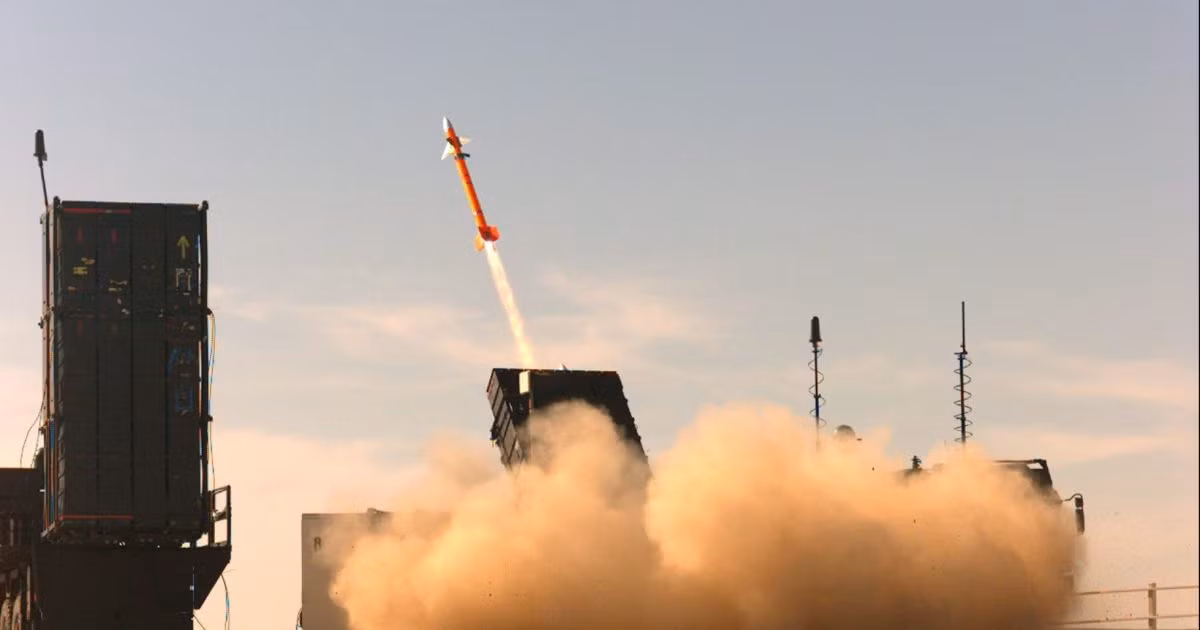 Tưởng bị tấn công, Israel phóng tên lửa triệu đô đánh chặn tên lửa đạn đạo Syria ảnh 1