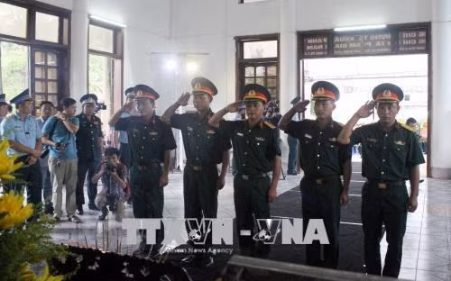 Lễ viếng và truy điệu hai phi công hy sinh khi bay huấn luyện tại Nghệ An ảnh 2