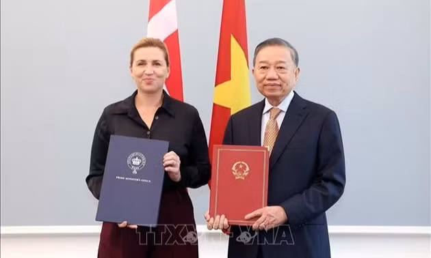 Tuyên bố chung về việc thiết lập quan hệ Đối tác chiến lược toàn diện giữa nước Cộng hòa xã hội chủ nghĩa Việt Nam và Đan Mạch 