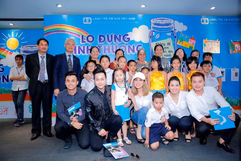 "Lọ đựng yêu thương" cho những trẻ em làng SOS ảnh 3
