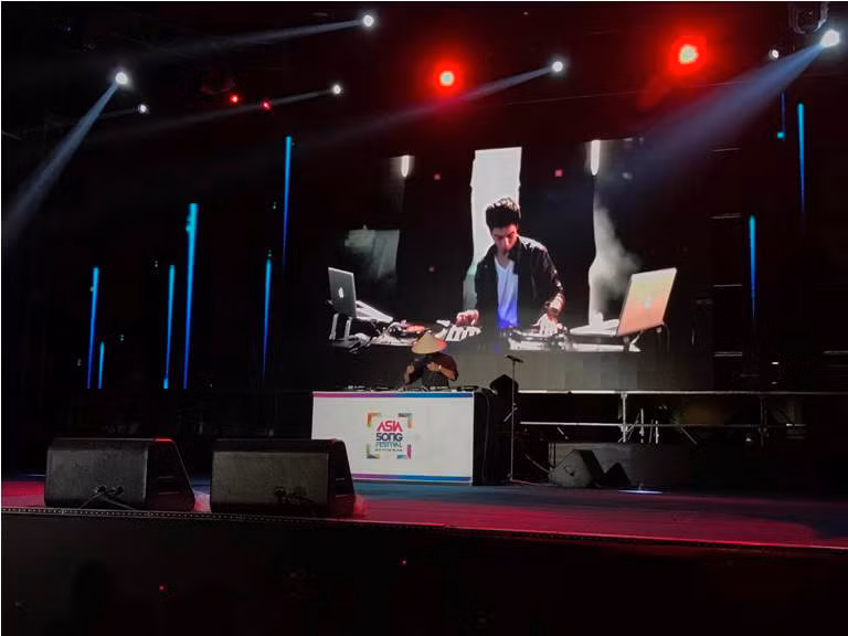 Slim V được mời diễn tại sự kiện EDM lớn nhất Hàn Quốc ảnh 4