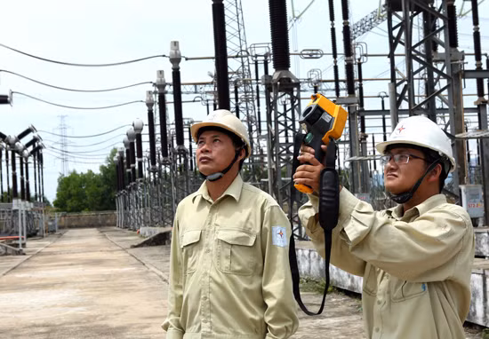 Bảo đảm đủ điện cho nền kinh tế ảnh 1