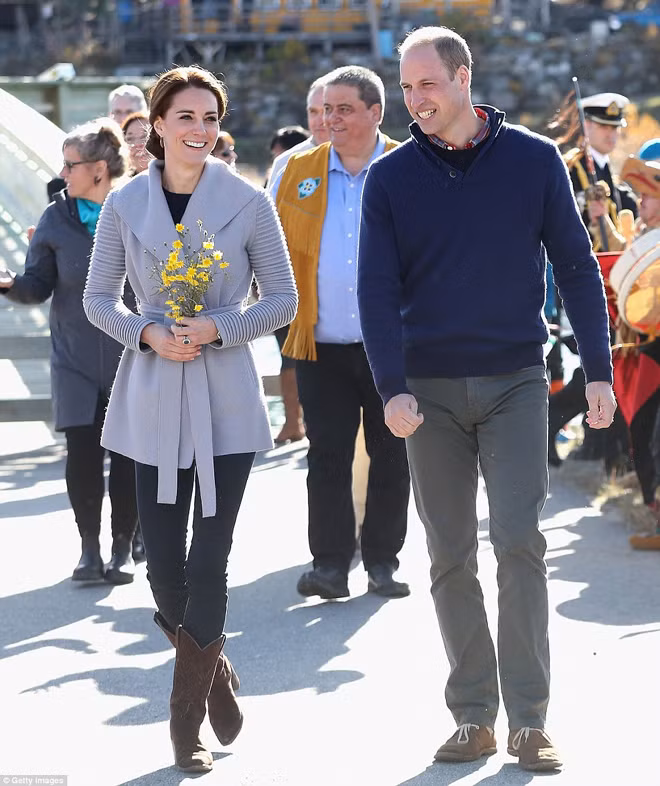 Bóc giá tủ quần áo của Công nương Kate khi tới Canada ảnh 7