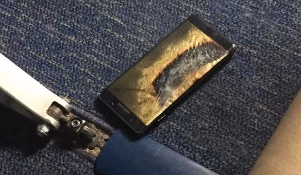 Samsung Note 7 bốc khói, máy bay Mỹ sơ tán khẩn ảnh 1
