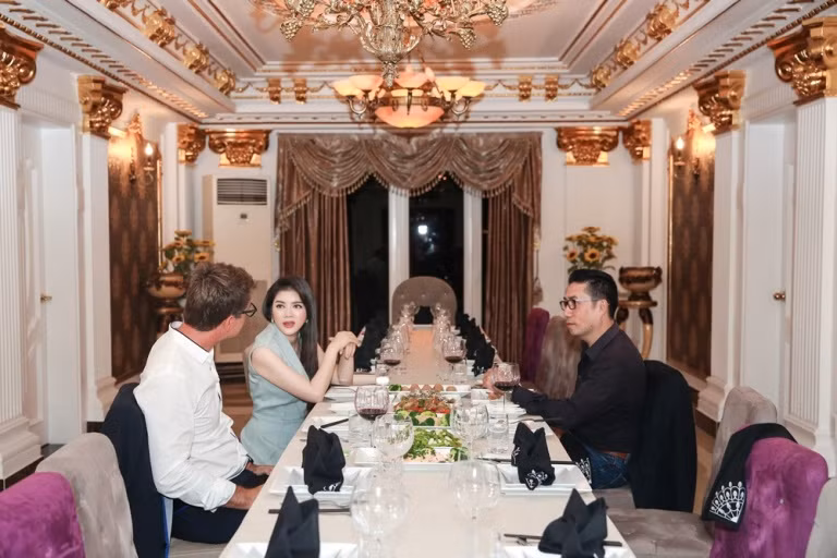 Lý Nhã Kỳ gặp gỡ người đàn ông quyền lực của làng truyền thông thế giới ảnh 3