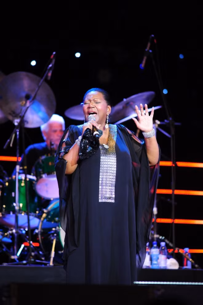 Boney M và Chris Norman mê hoặc hơn 4.000 khán giả Hà Nội ảnh 7