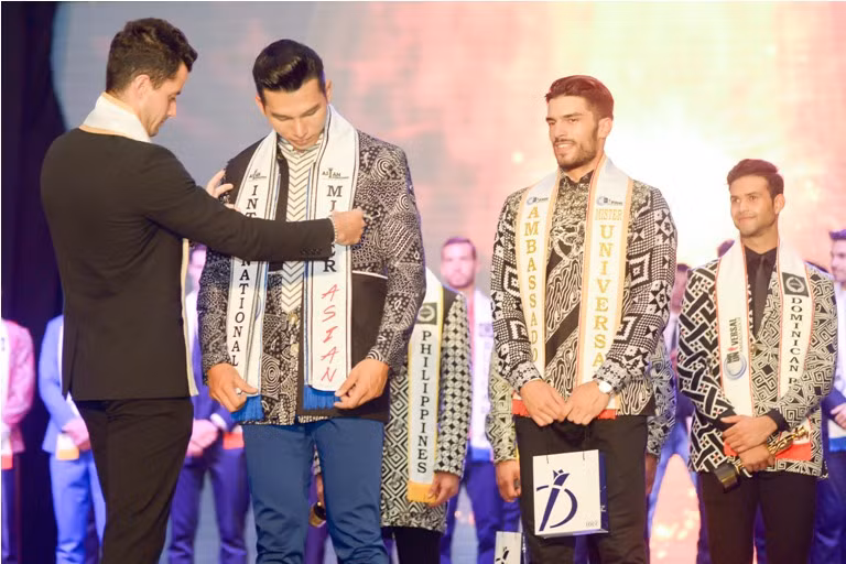 Ngọc Tình giành ngôi Á vương 1 Nam vương Đại sứ Hoàn cầu 2016 ảnh 1