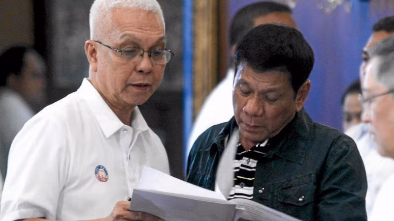 Bộ trưởng Nội các Philippines điểm mặt nhóm đảo chính định lật đổ ông Duterte ảnh 1