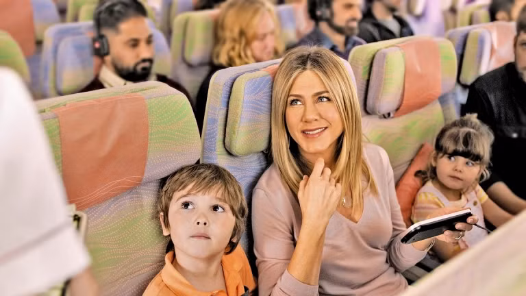 Jennifer Aniston trở lại trên chuyến bay Emirates ảnh 1