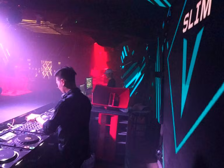 Slim V được mời diễn tại sự kiện EDM lớn nhất Hàn Quốc ảnh 13