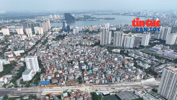 Vành đai 2,5 qua Xuân Đỉnh đang trải nhựa, chuẩn bị thông xe kỹ thuật