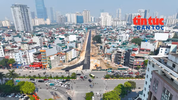 Vành đai 2,5 Hà Nội đồng loạt thảm nhựa, sẵn sàng thông xe