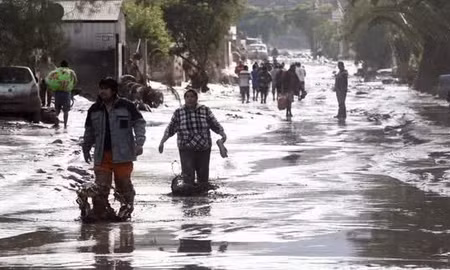 Chile ban bố tình trạng khẩn cấp do mưa lớn, bão mạnh lên ở Mỹ