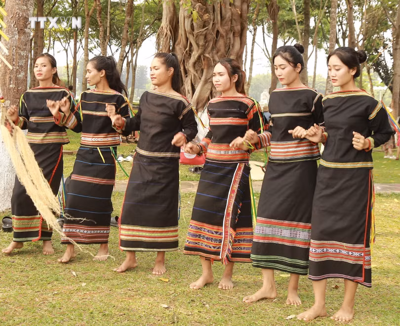 Dân tộc Ba Na
