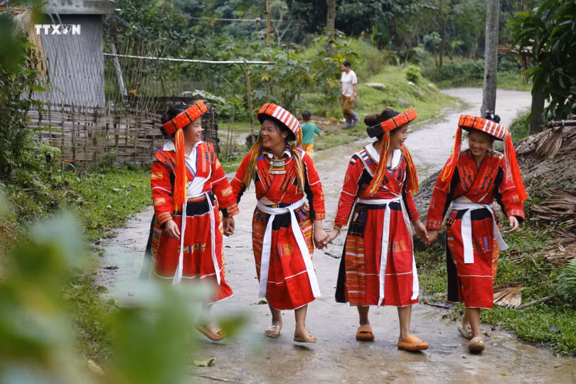 Dân tộc Pà Thẻn
