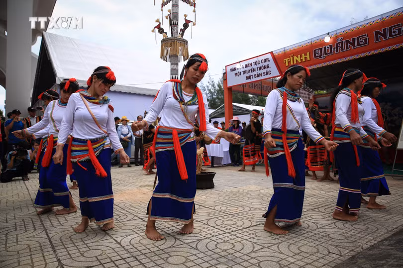 Dân tộc Co