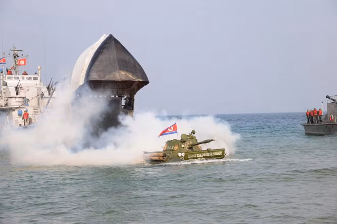 Khám phá quân đội "bí ẩn" của Triều Tiên ảnh 6