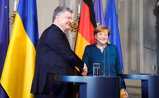 Ukraine và Đức nhất trí 'gây áp lực' với Nga ảnh 1