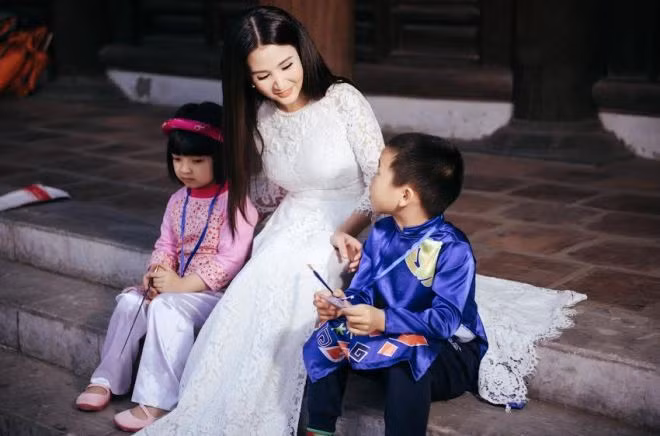 Thanh xuân với áo dài thanh lịch cùng Hoa hậu Sương Đặng ảnh 2