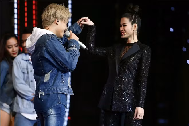 The Voice 2017: Anh Tú hát 'Yêu 5' đúng phong cách ca sĩ thị trường ảnh 7