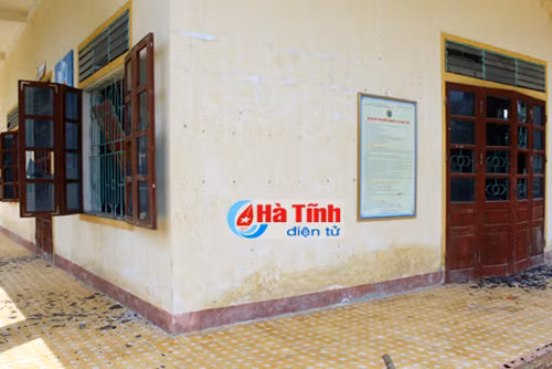 Hà Tĩnh: Nam thanh niên nghi 'ngáo đá', đập phá trụ sở xã ảnh 1