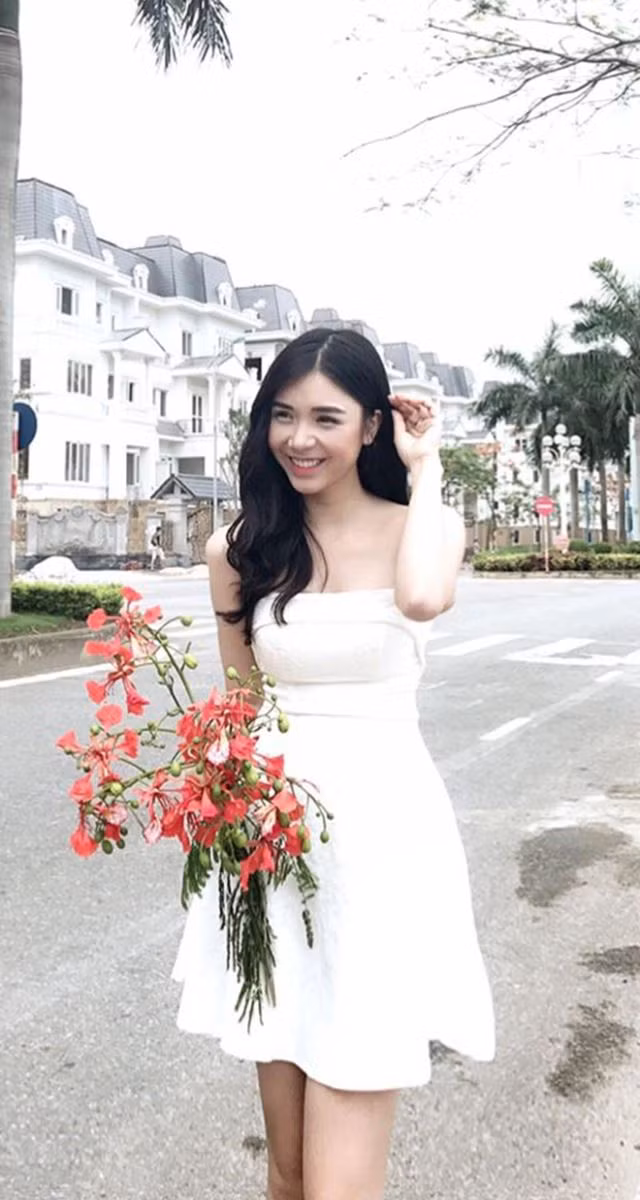 Vân Điệp ‘Người phán xử’ gợi cảm ngoài đời thực ảnh 4